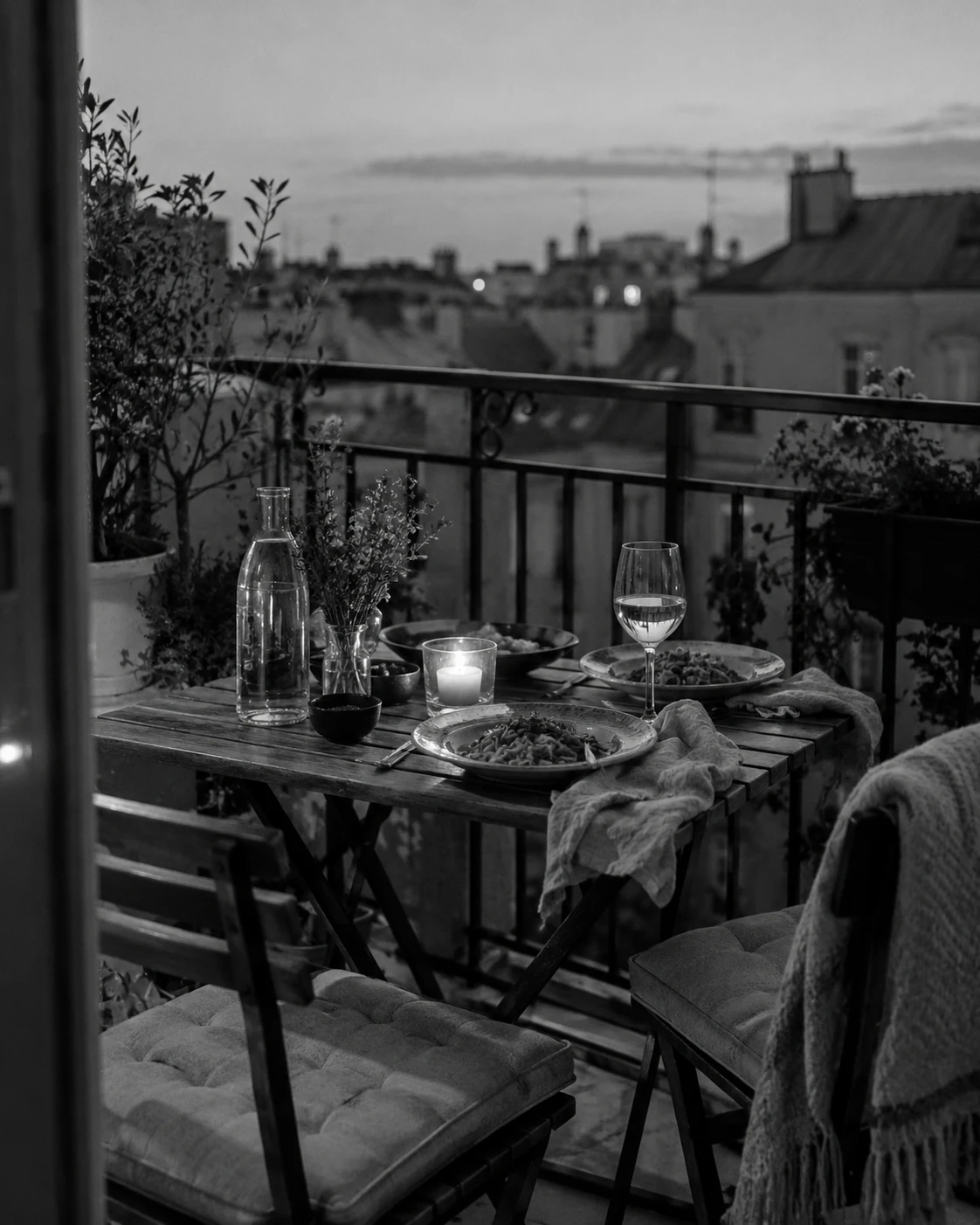 A couple playing The secret date